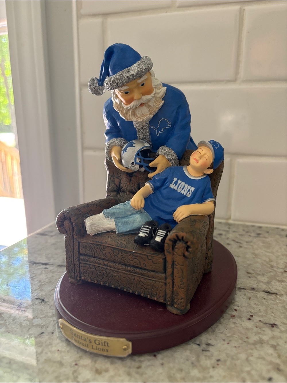 Vintage 2001 “Santa’s Gift: Detroit Lions” figurine